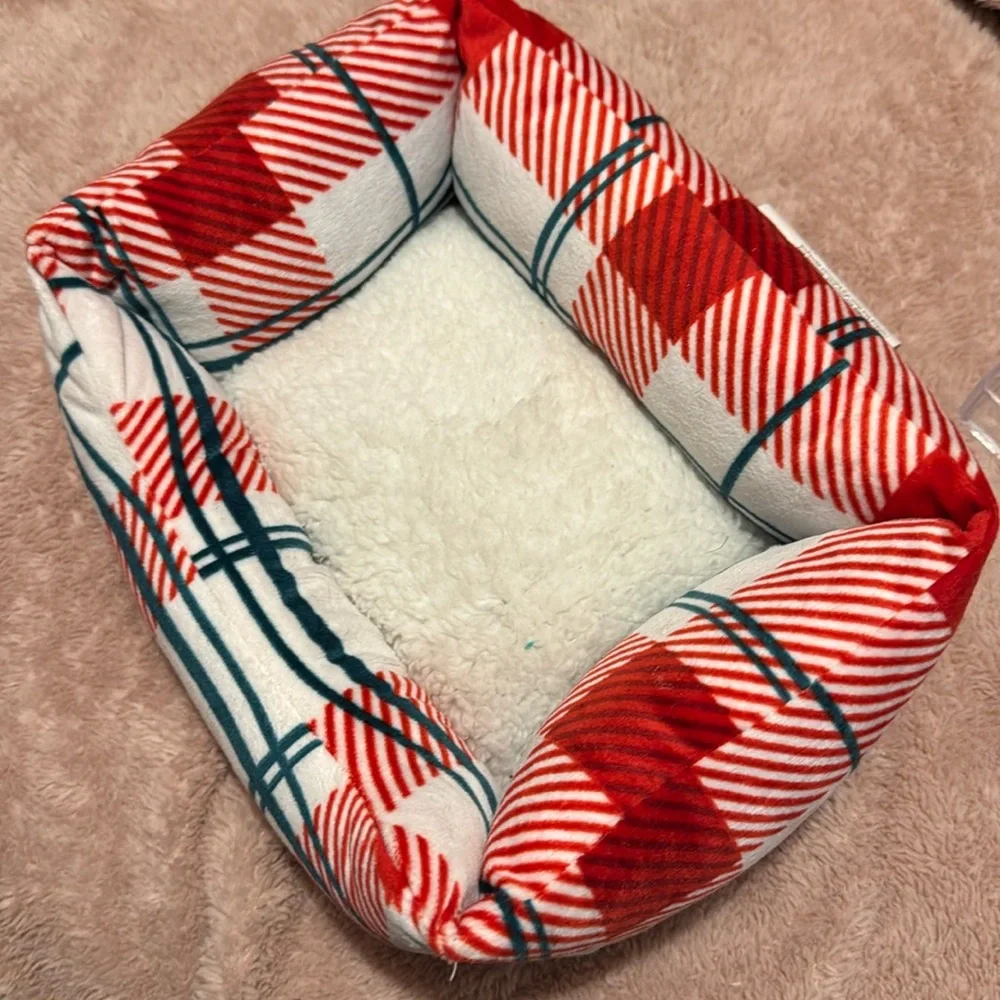 Small Pet Christmas Bed